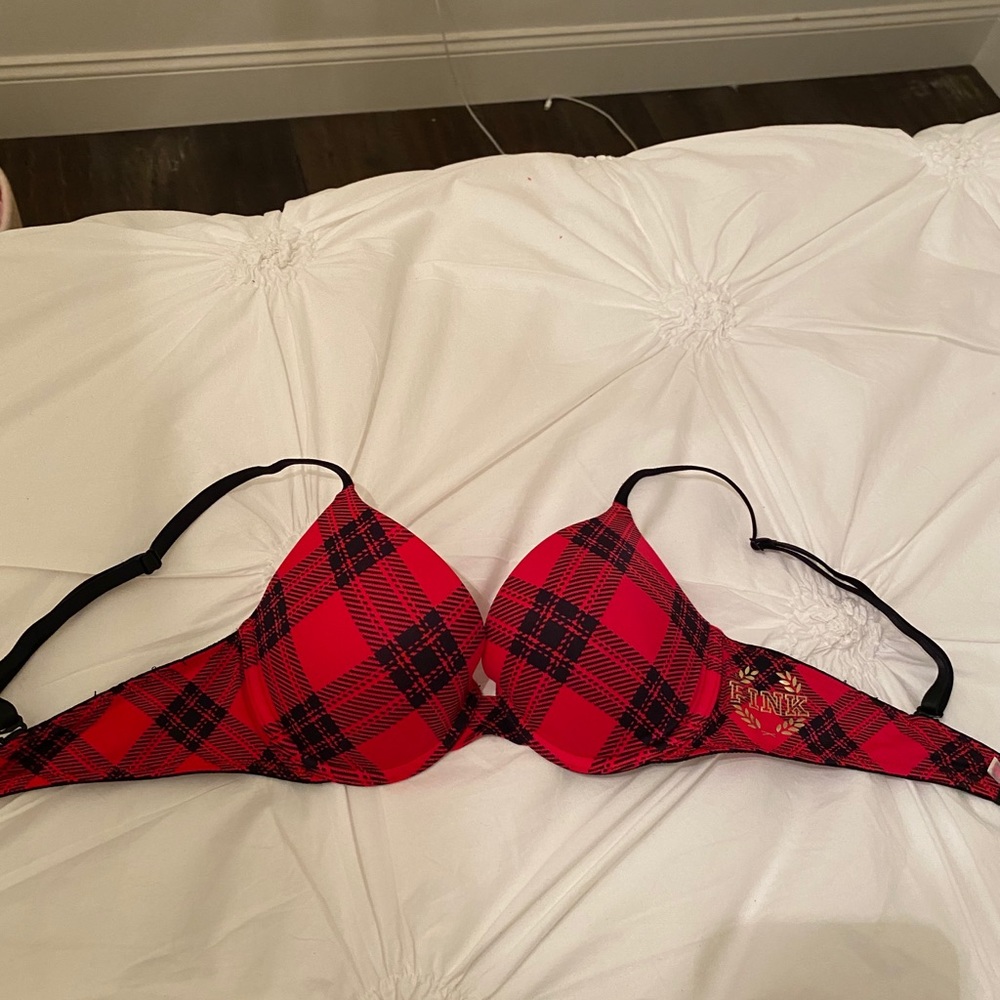 pink holiday 2019 collection push-up bra